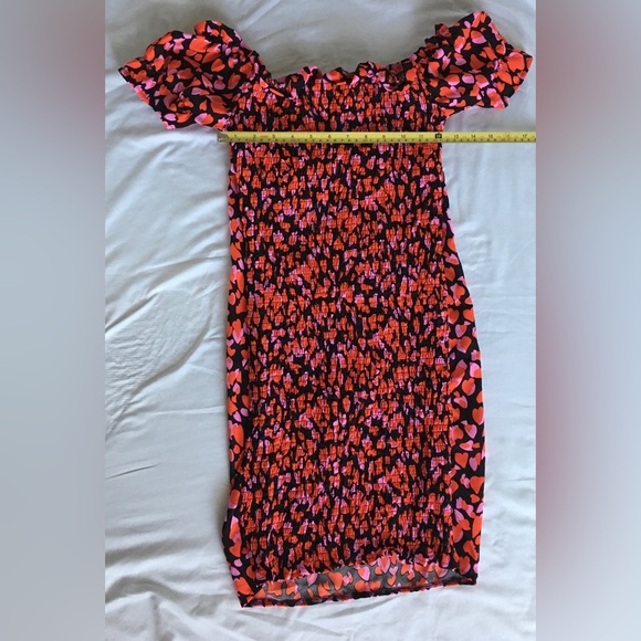 Super cute stretchy short multicolored on/off shoulder with tie accent. - Picture 9 of 10